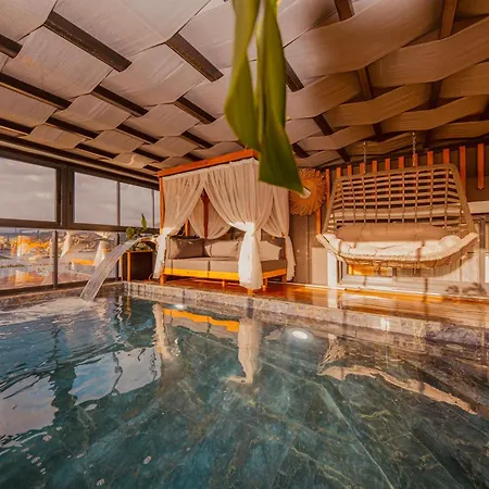 Ada Luxury Apartment *